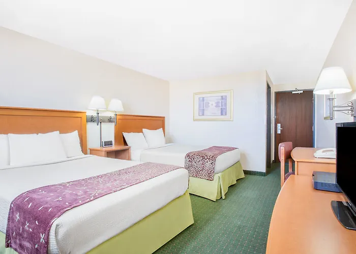 Super 8 By Wyndham West By The River 2* Casper