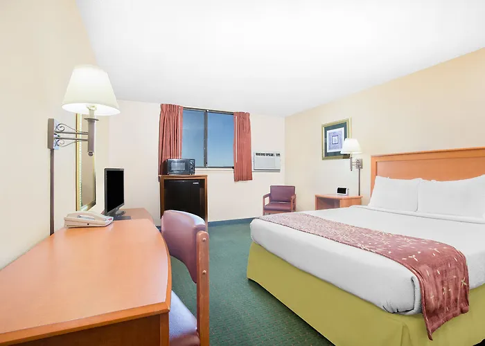 Super 8 By Wyndham West By The River 2* Casper